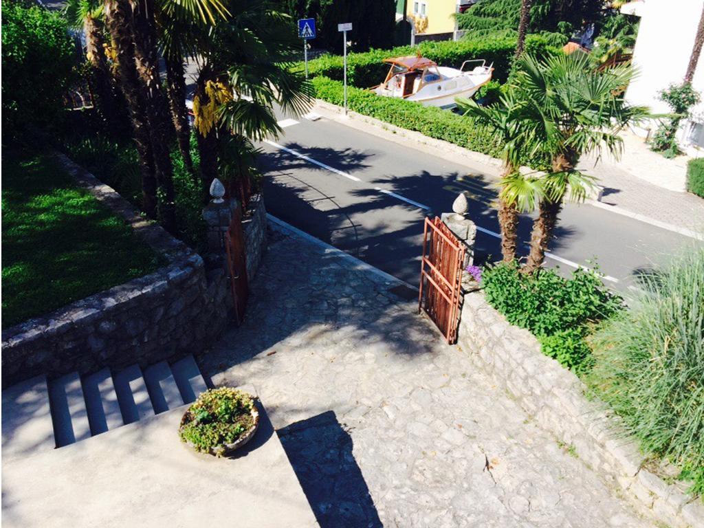Perla - With Sea View Apartament