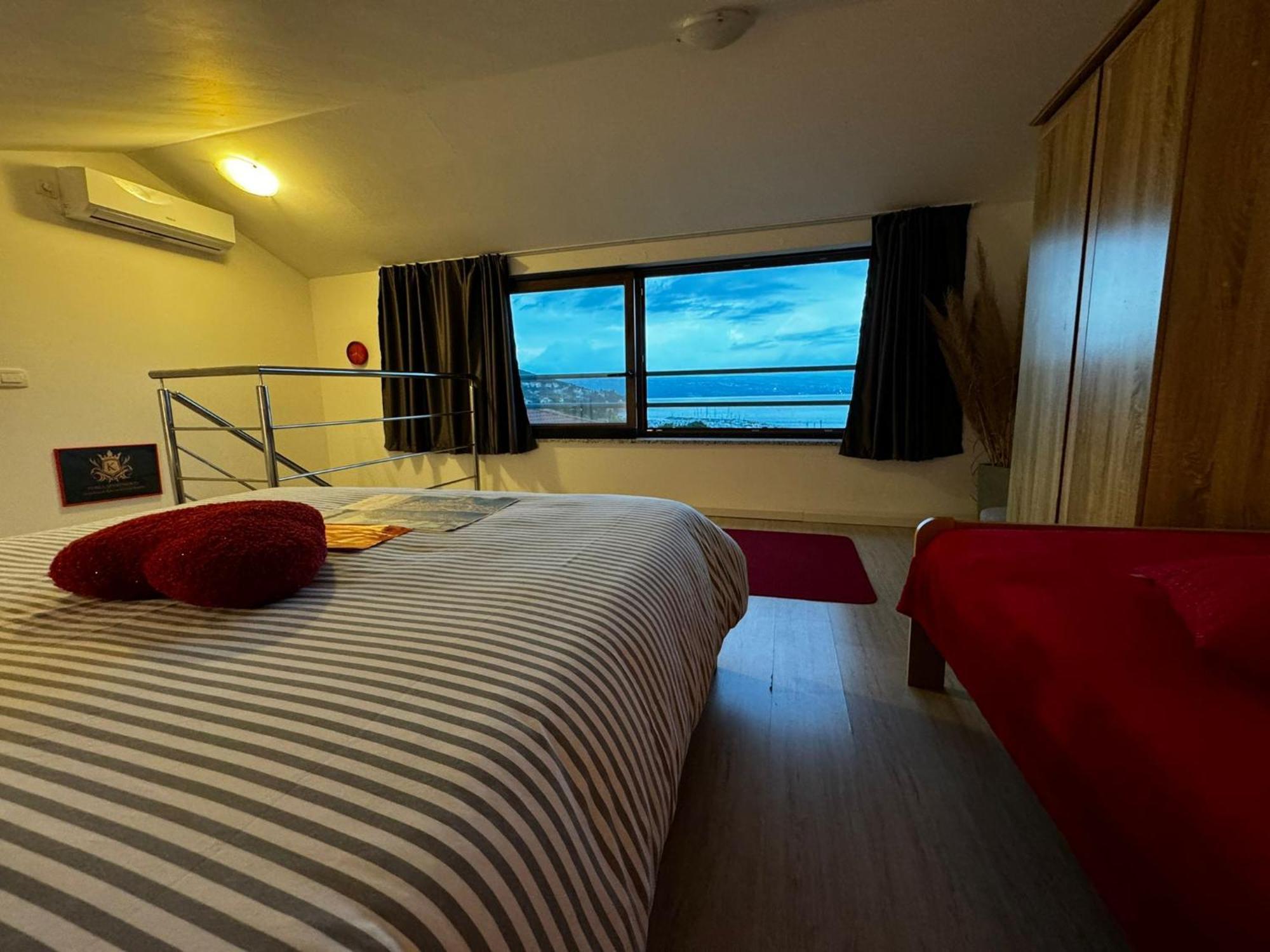 Perla - With Sea View Apartmán *
