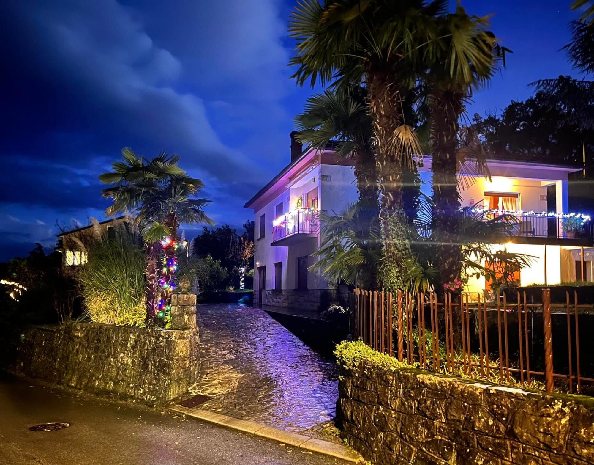 Perla - With Sea View Apartament