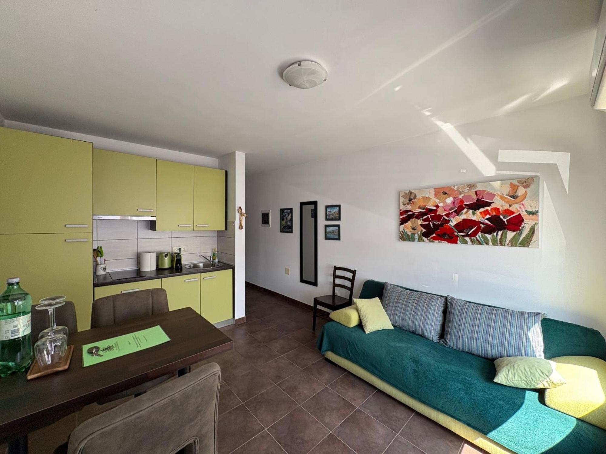 Perla - With Sea View Apartament *