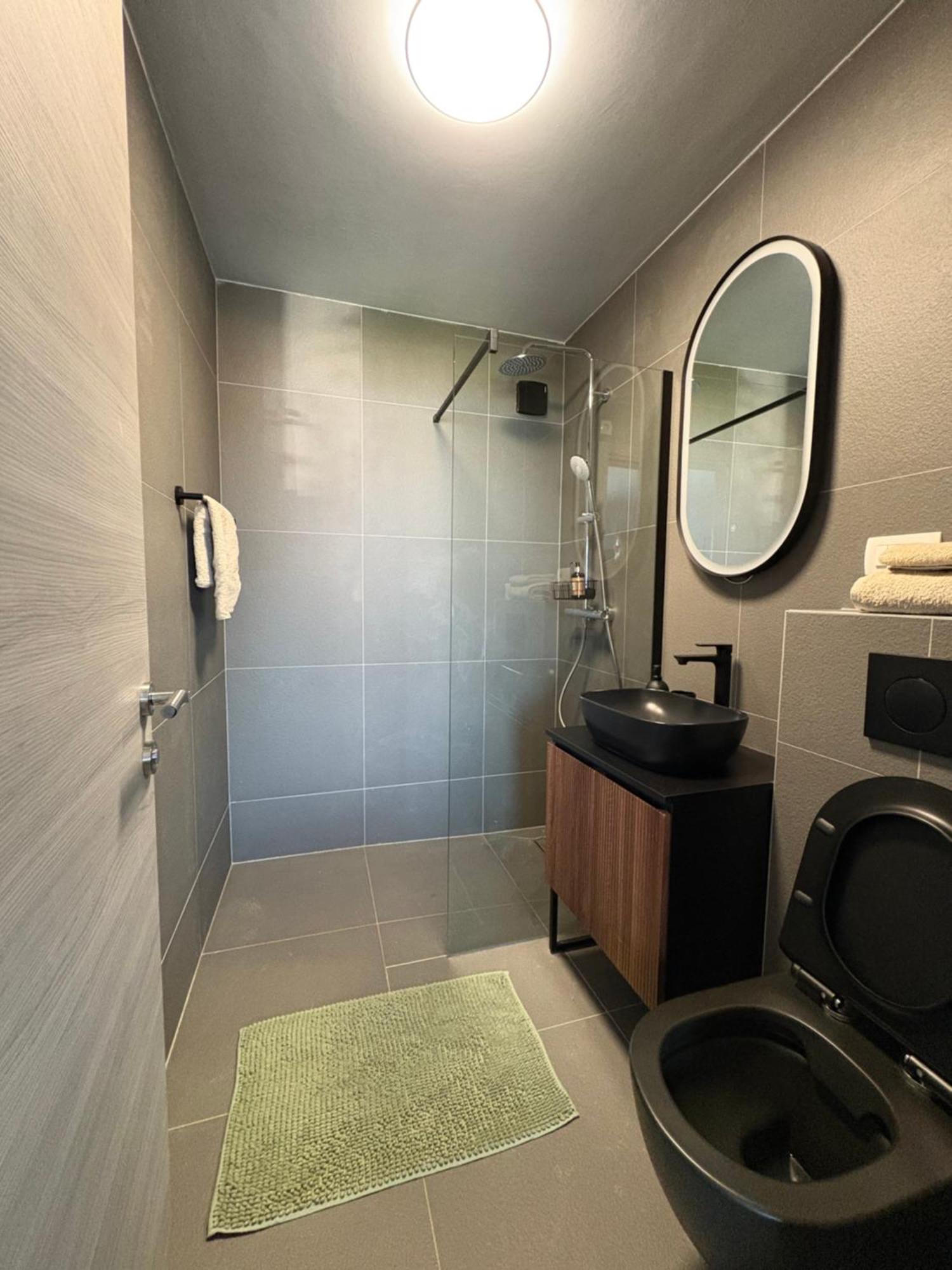 Perla - With Sea View Apartament